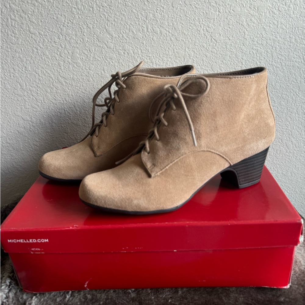 Michelle de Dallace suede 958-8248